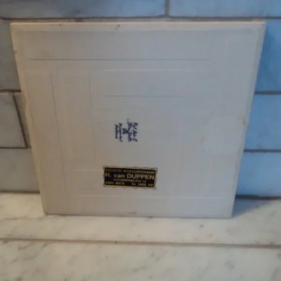 blue delft tile - Picture 2 of 3